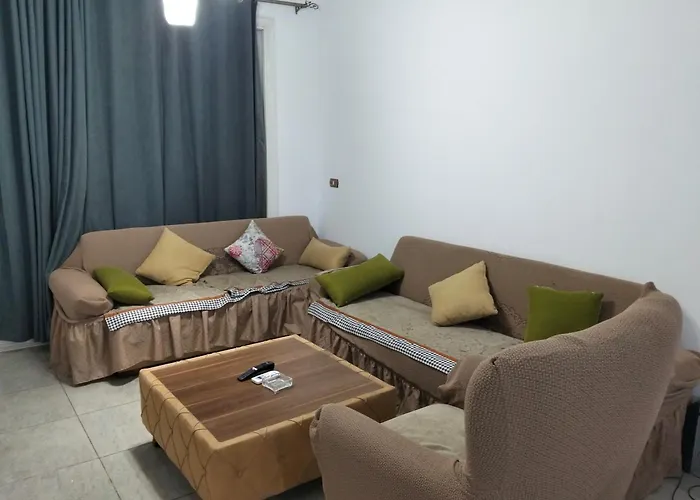 قرية باليمرا العين السخنه *