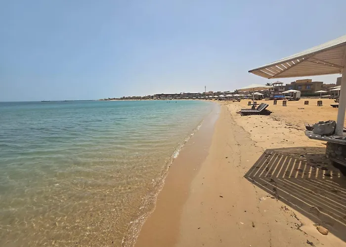 قرية باليمرا العين السخنه